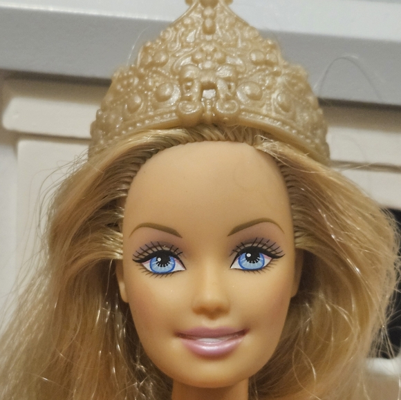 Princess Anneliese Barbie Doll in The Princess and The Pauper Works And Prince - Picture 1 of 7